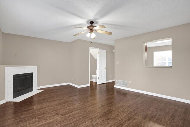 Building Photo - Spacious 2 Bedroom Townhome in Horn Lake