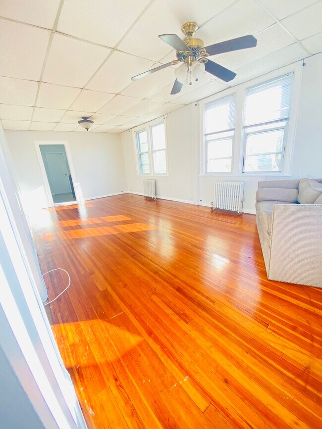 Living Room | Dinning Room - 707 College Pl