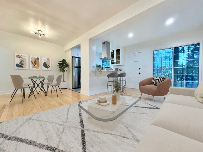 Foto del edificio - 1403 N Vista St Los Angeles, CA 90046