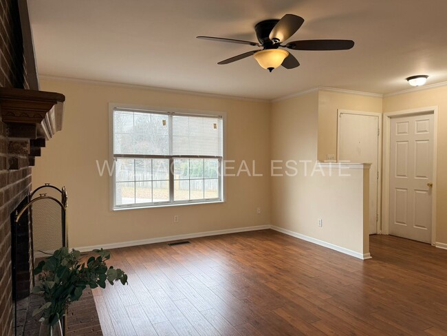 Photo - 4 BEDROOM, 3.5 BATHROOM HOME IN BEXHILL!