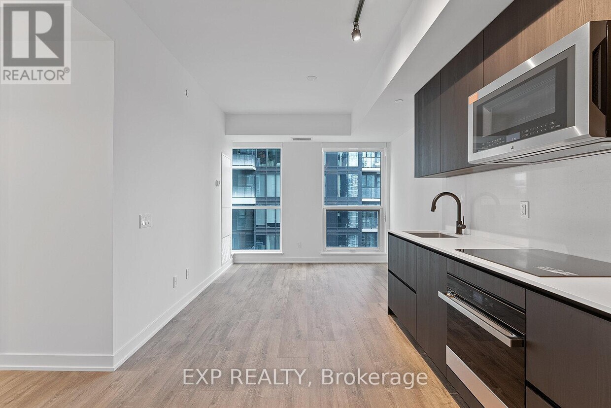 Photo principale - 327-2327 King St W