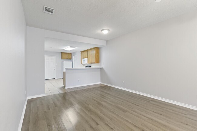 Building Photo - 510 Freeman Ave