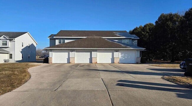 Building Photo - 601 Seminole Way