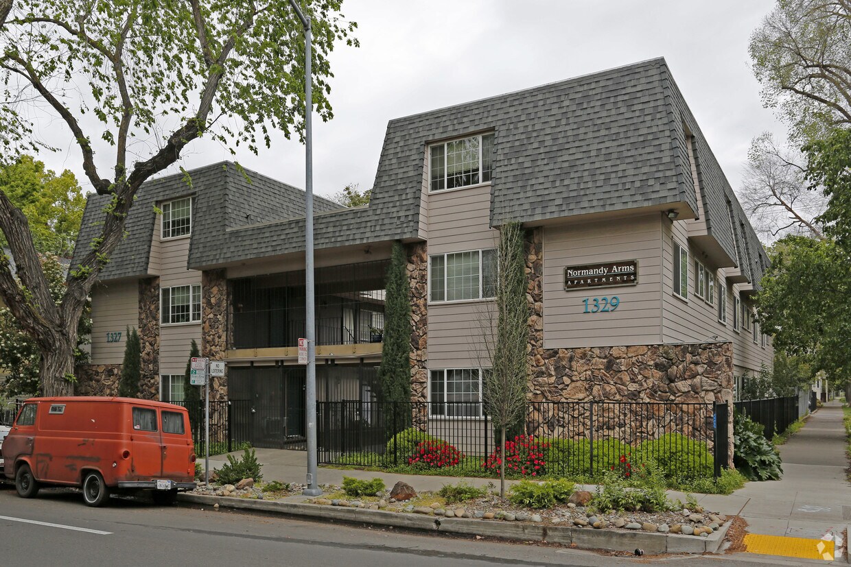 Primary Photo - Normandy Arms Apartments