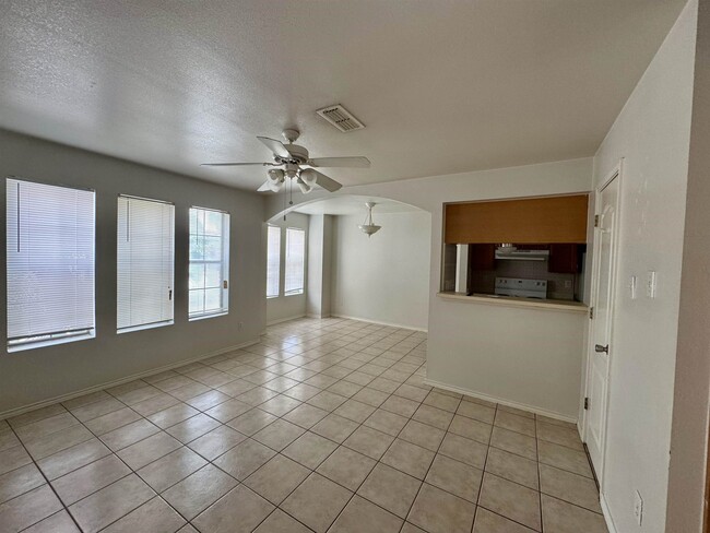Building Photo - 203 Martingale