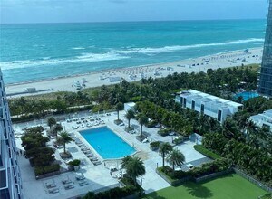 Building Photo - 2301 Collins Ave