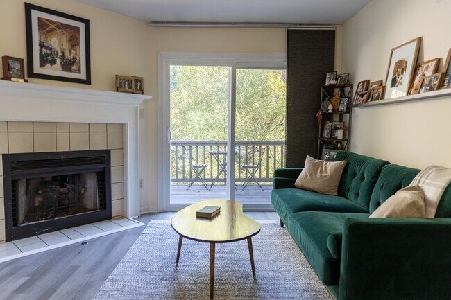 Foto del edificio - 7436 Nall Ave