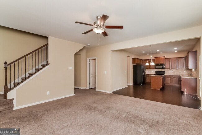 Foto del edificio - 928 Upland Ives Dr