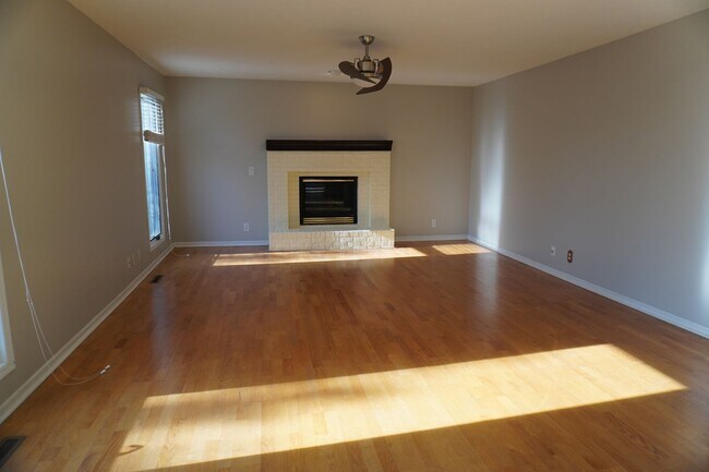 Building Photo - Dream Home in the Heart of Millard School ...
