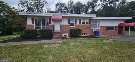 Building Photo - 10879 Clarksville Pike