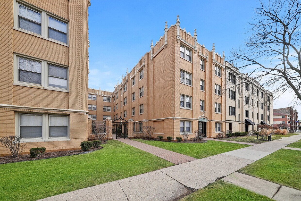 1925 Grove Ave Unit 309, Berwyn, IL 60402 Condo for Rent in Berwyn