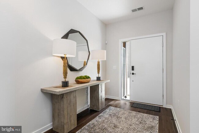 Building Photo - 3210 Birchview Walk