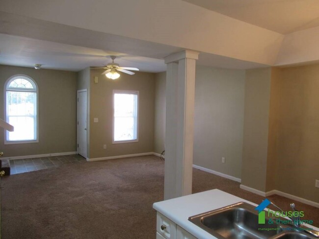 Building Photo - 118 Huntress Dr.