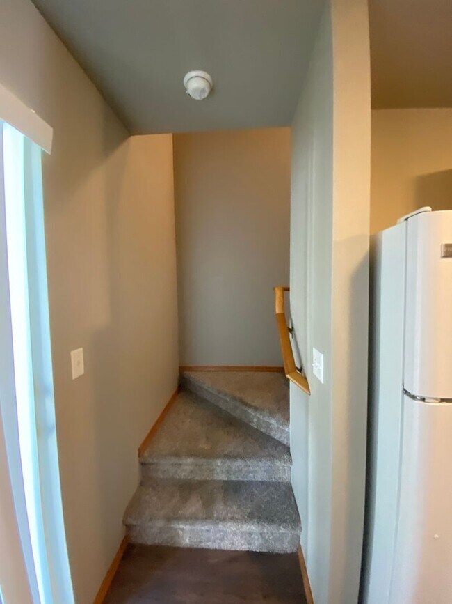 Foto del edificio - Your Own Space, Your Own Patio, Your Own Washer & Dryer!
