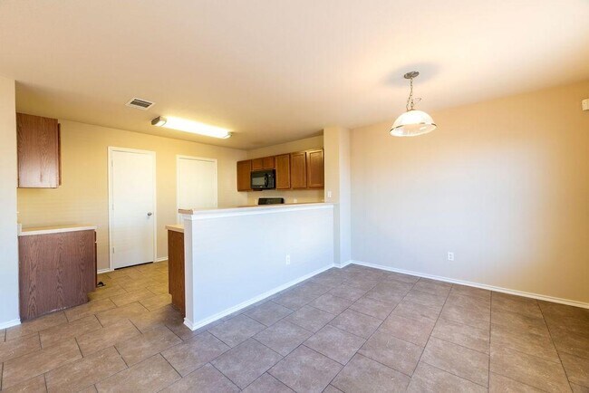 Foto del edificio - 6609 Plains Crest Dr