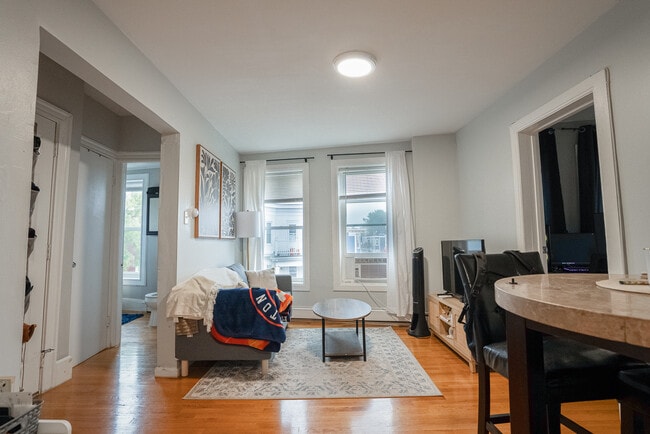 Building Photo - 84 Savin Hill Ave