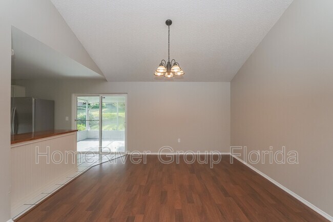 Foto del edificio - 7501 Willow Wisp Dr E
