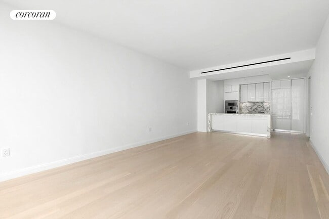 Foto del edificio - 10 Riverside Blvd