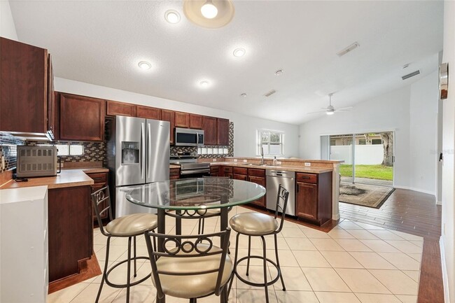 Foto del edificio - 2743 Stanwood Dr
