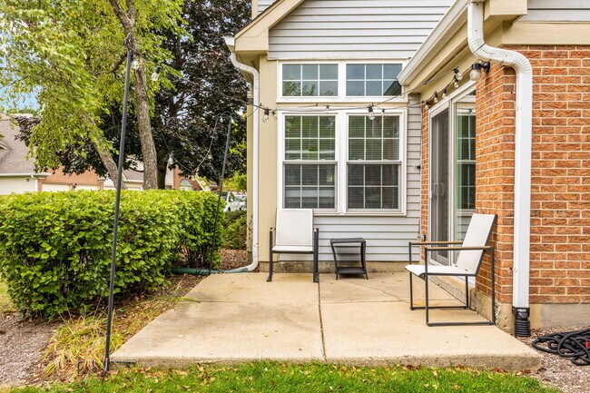 Building Photo - 2787 Green Bridge Ct