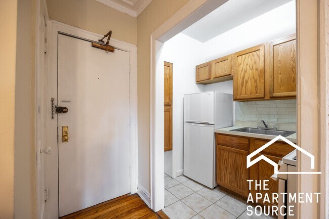 Photo - 1164 N Dearborn St (Chicago, IL) Apartment
