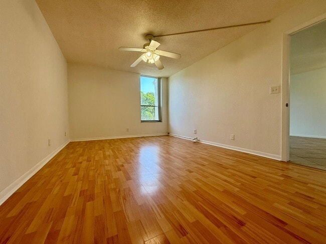 Building Photo - 7173 Orange Dr