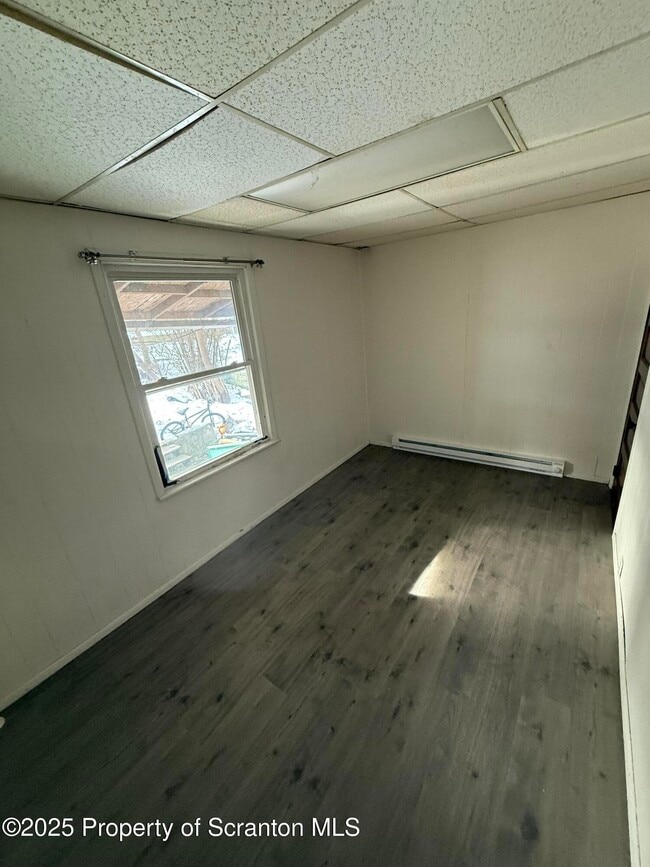 Building Photo - 333 Spring St