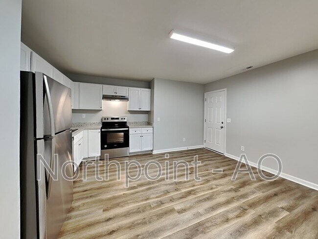 Building Photo - 1212 Armstrong Cir