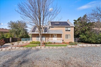 Building Photo - 2717 Knollwood Dr