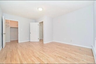 Building Photo - 121 Carlton Ave