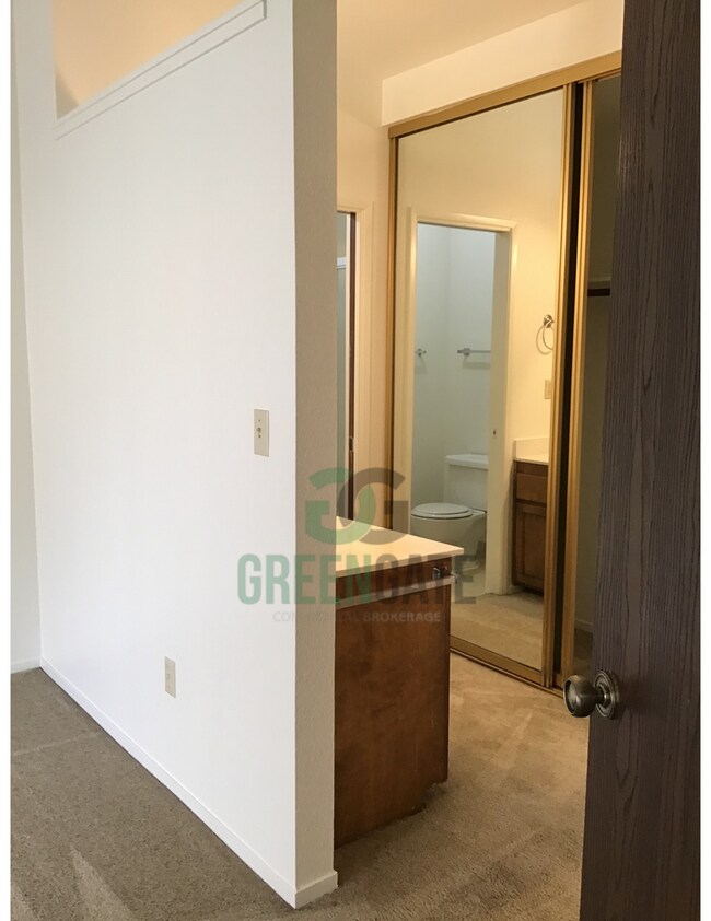 Foto del edificio - 941 Claremont Ct