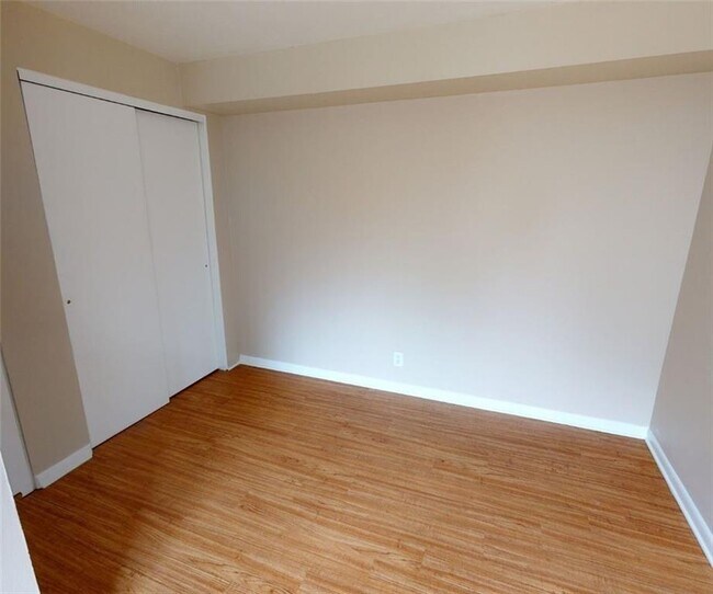 Foto del edificio - 1339 W Wood St