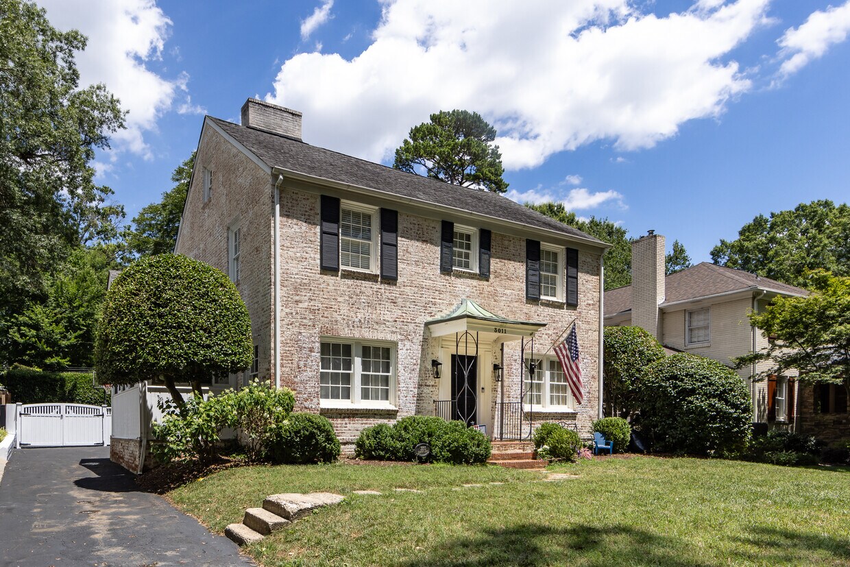Primary Photo - 3011 Hampton Ave