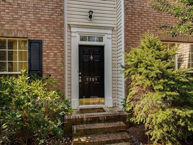 Building Photo - 9309 Shrewsbury Dr