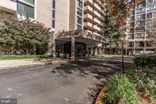 Building Photo - 4141 Henderson Rd