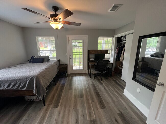 Foto del edificio - 502 Myers Park Ln