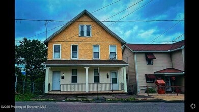 Building Photo - 808 1/2 Eynon St