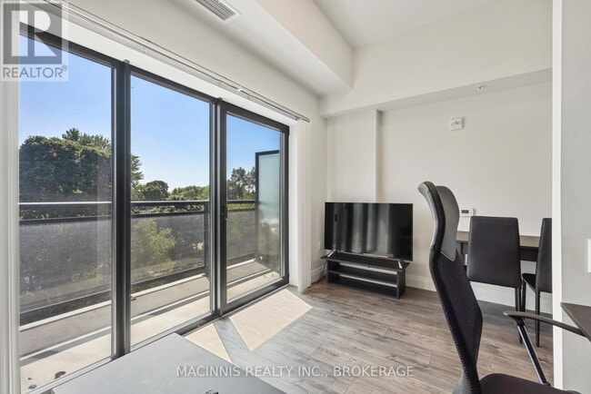 Building Photo - 652 Princess St