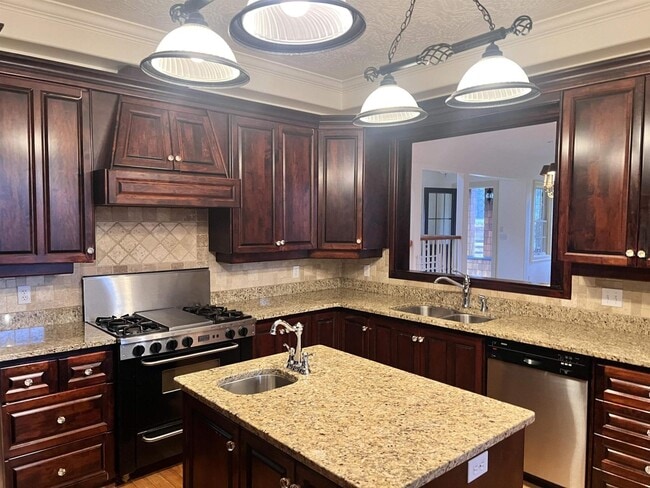 Building Photo - 346xx Ferndale Ave