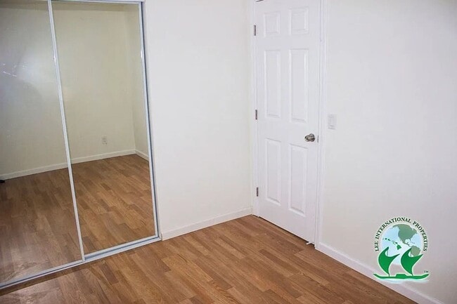 Building Photo - 2483 Kapiolani Blvd