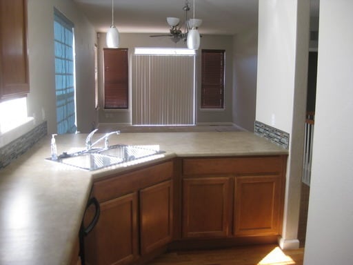 Building Photo - Beautiful 5 Bedroom Home for Rent on Creek...