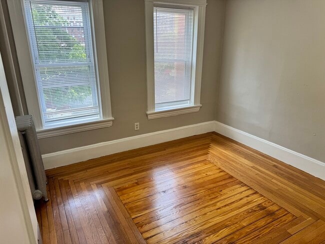 Building Photo - 66 Mattoon St