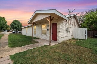 Building Photo - 208 Hosack St