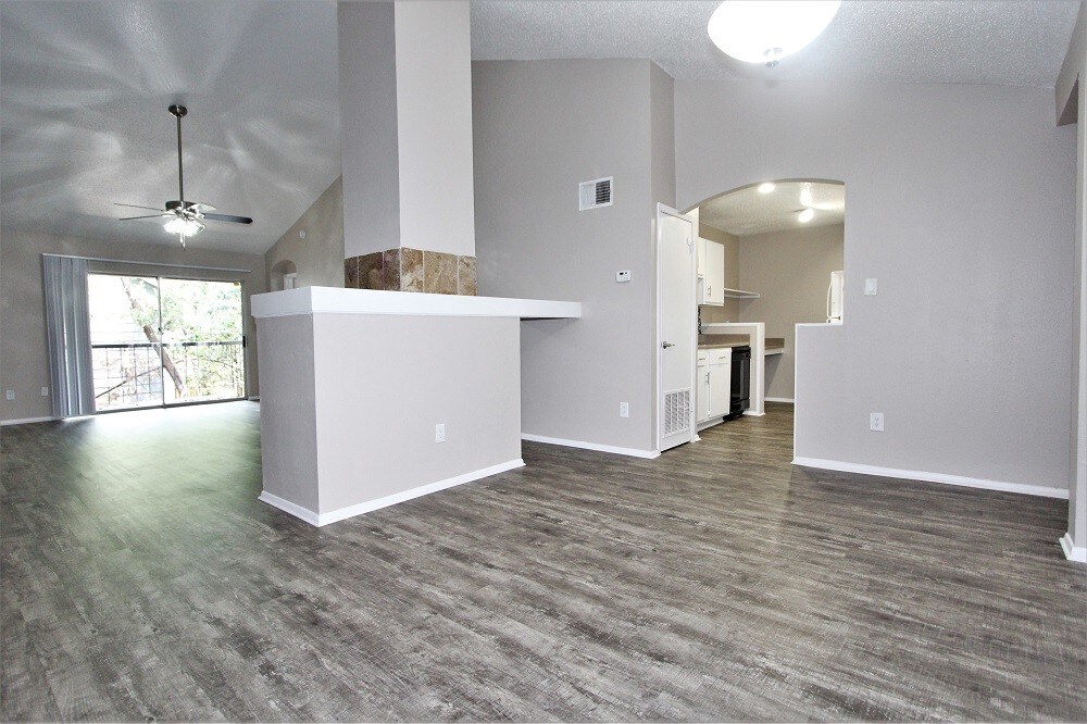 Primary Photo - 1517 Summer Stone Dr
