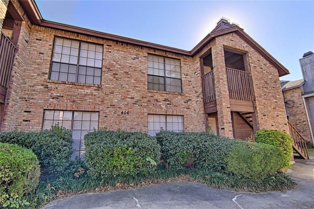 Primary Photo - 406 E Denton Dr