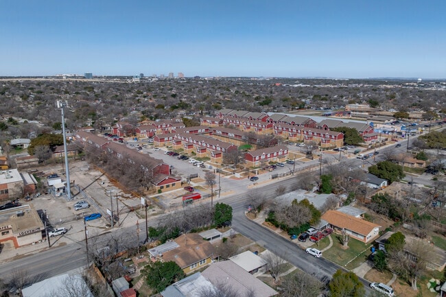Building Photo - Arbors at West Avenue Apartments