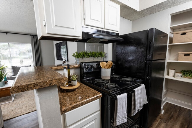 Building Photo - Dwell at Greenridge Apartments