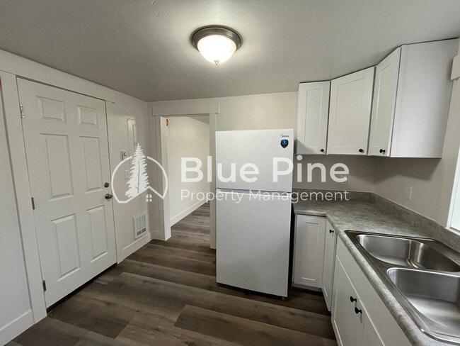 Foto del edificio - 1288 Lake Ave