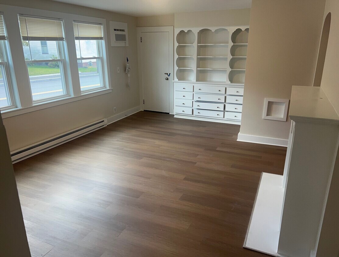 Foto principal - 566 Bay St