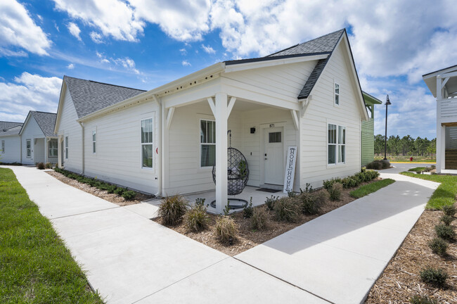 Building Photo - The Cottages at Daytona Beach